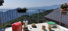 Baita Michele con Terrazzo e bellissima Vista Lago x 4 Persone